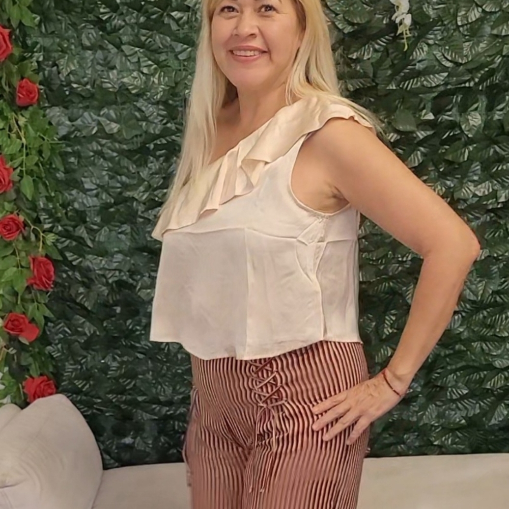 Women's Blouse various sizes beige raffle strapless